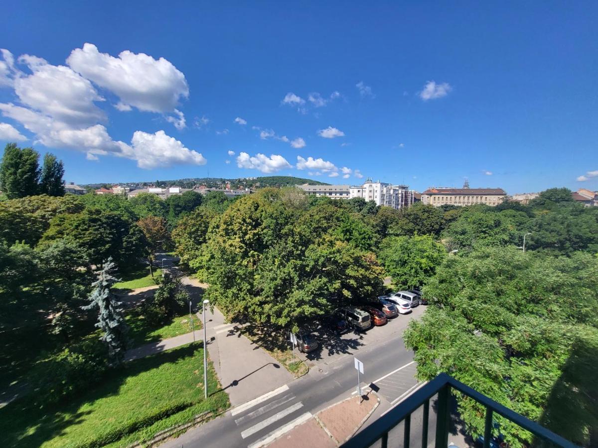 Appartamento Sunny Panorama Flat Near Castle With Balcony Budapest Esterno foto